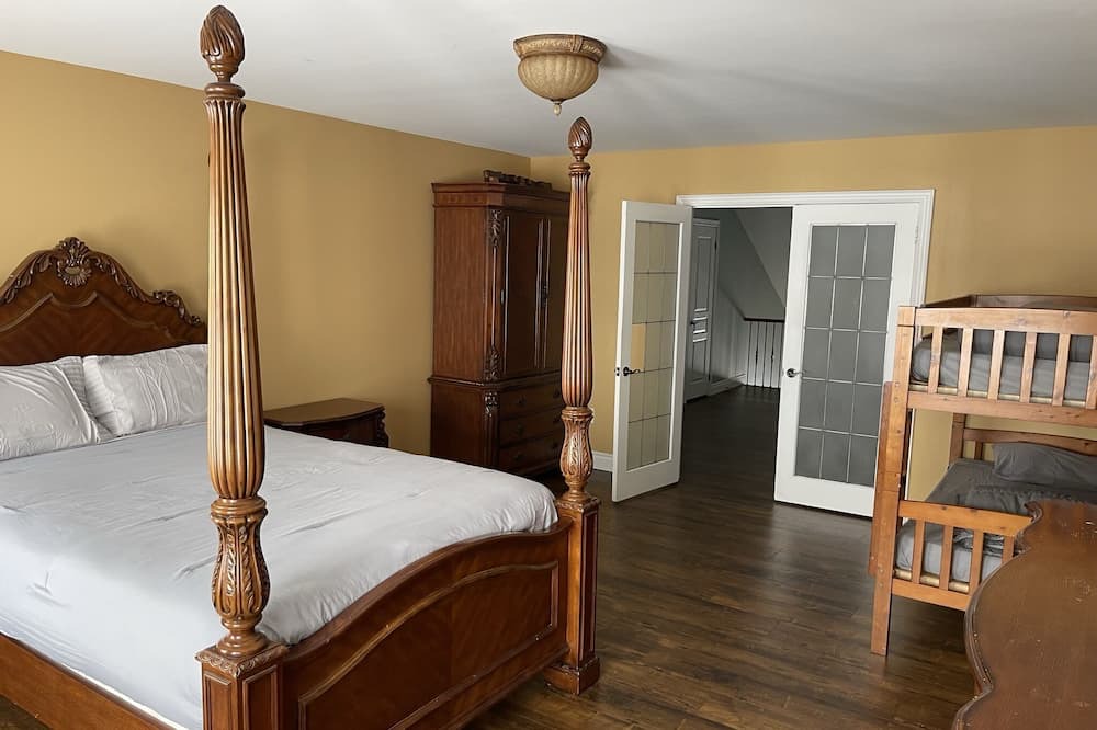 Photo of Bedroom in Victoria Harbour