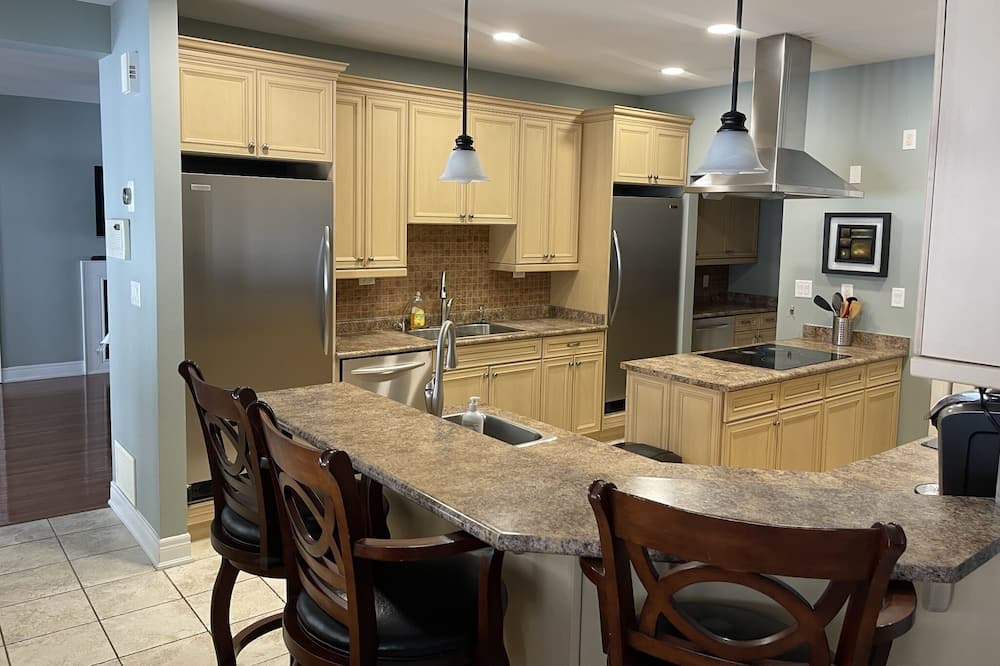 Photo of Kitchen in Victoria Harbour