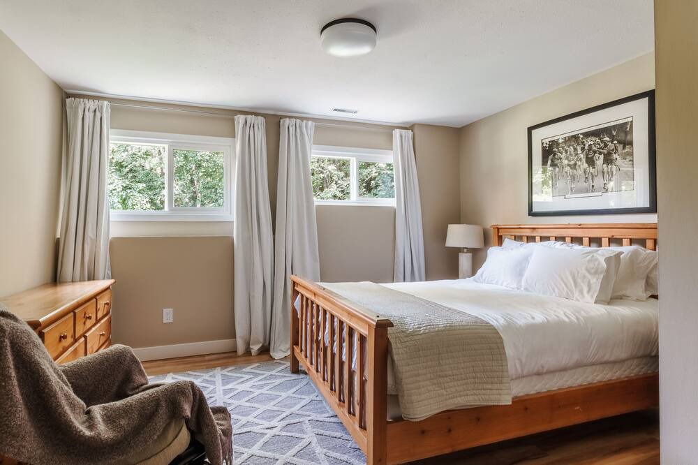 Photo of Bedroom in Salmon Arm
