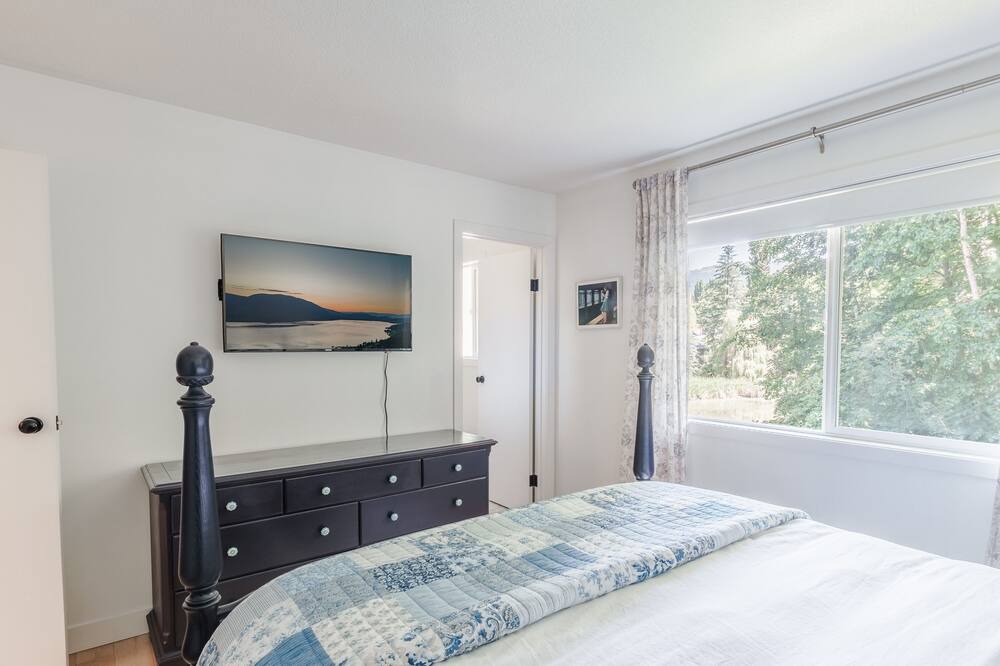 Photo of Bedroom in Salmon Arm
