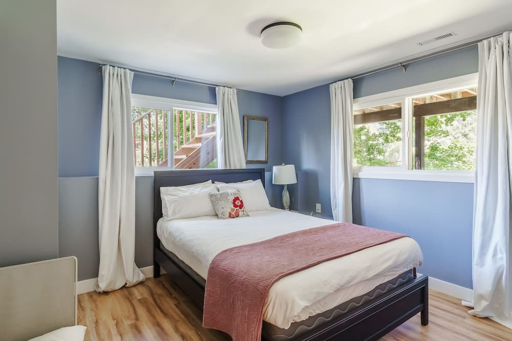 Photo of Bedroom in Salmon Arm