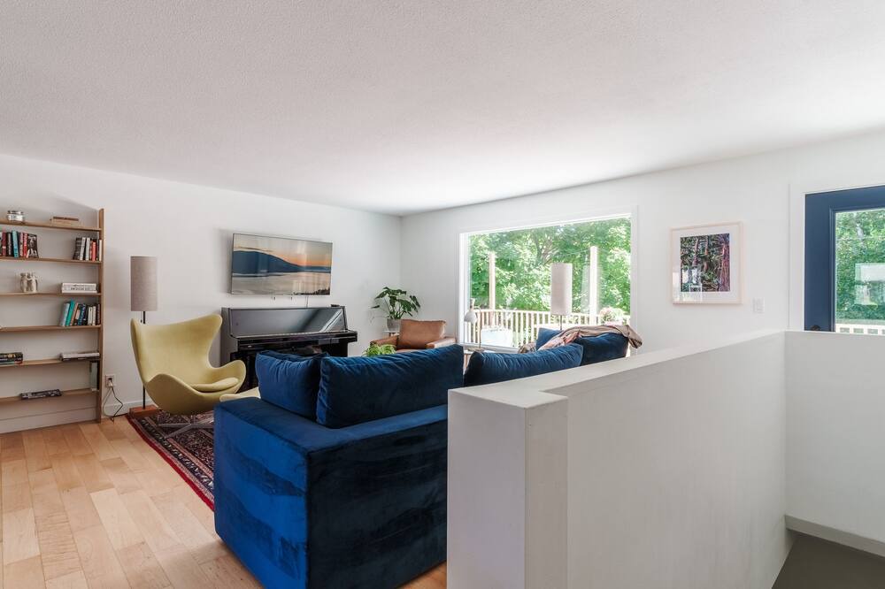 Photo of Livingroom in Salmon Arm