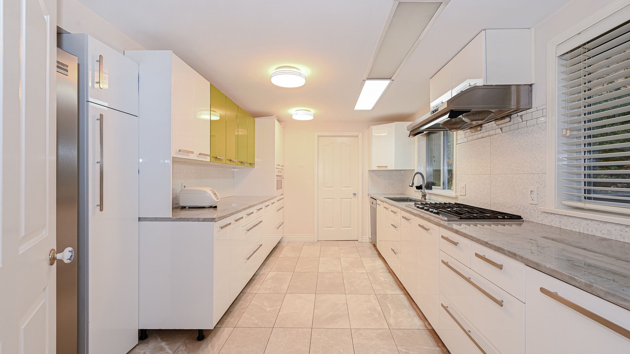 Photo of Kitchen in West Vancouver
