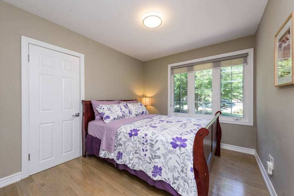 Photo of Bedroom in Clarkson-Lorne Park