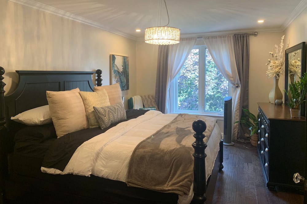 Photo of Bedroom in Amherstview