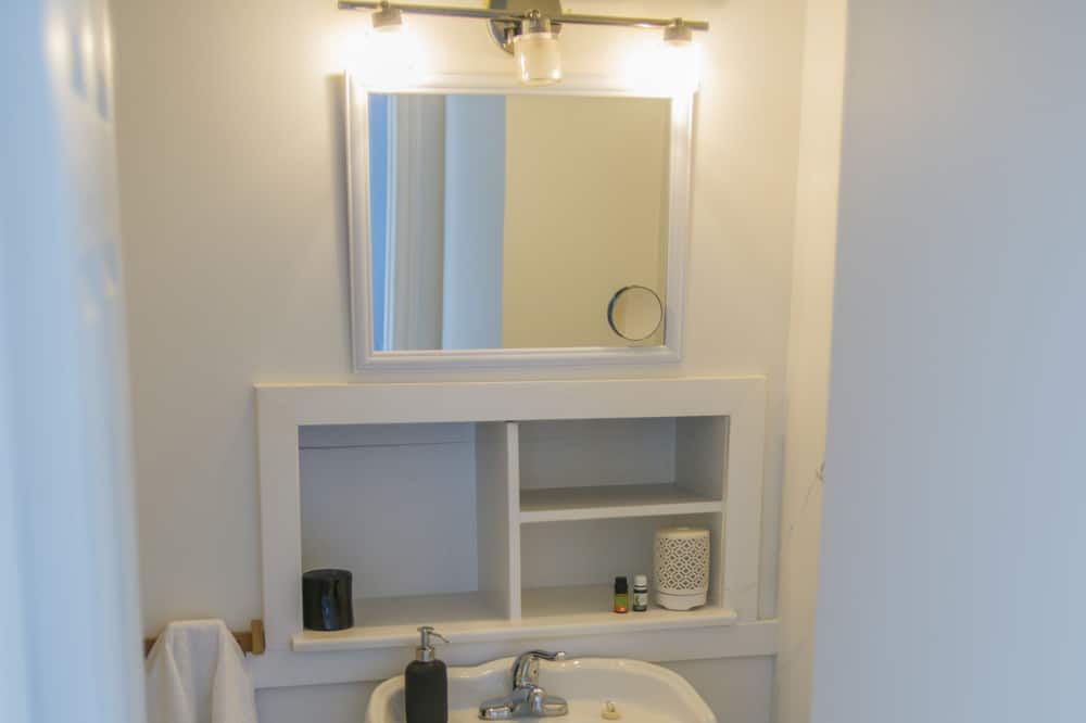 Photo of Bathroom in Arundel