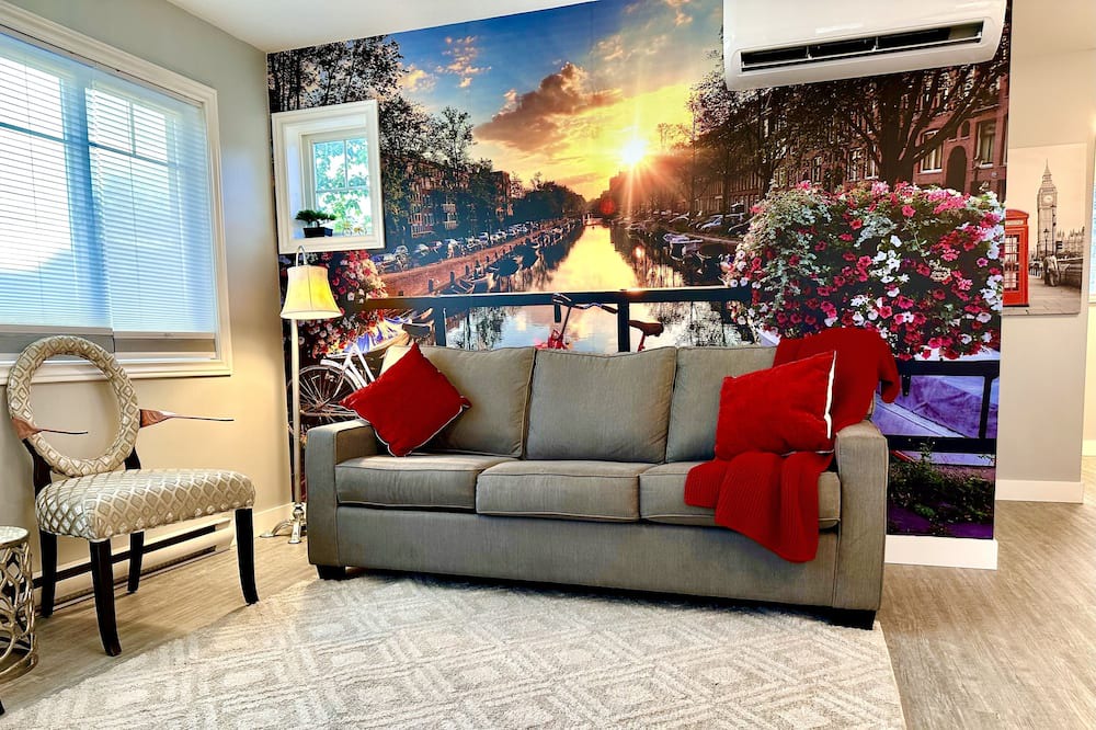 Photo of Livingroom in Central Okanagan