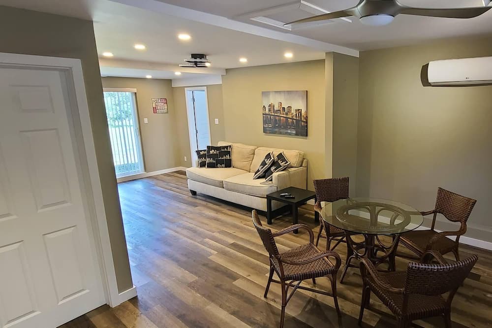 Photo of Livingroom in Bathurst
