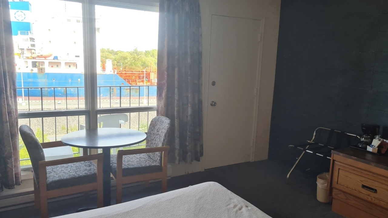 Photo of Bedroom in Thorold