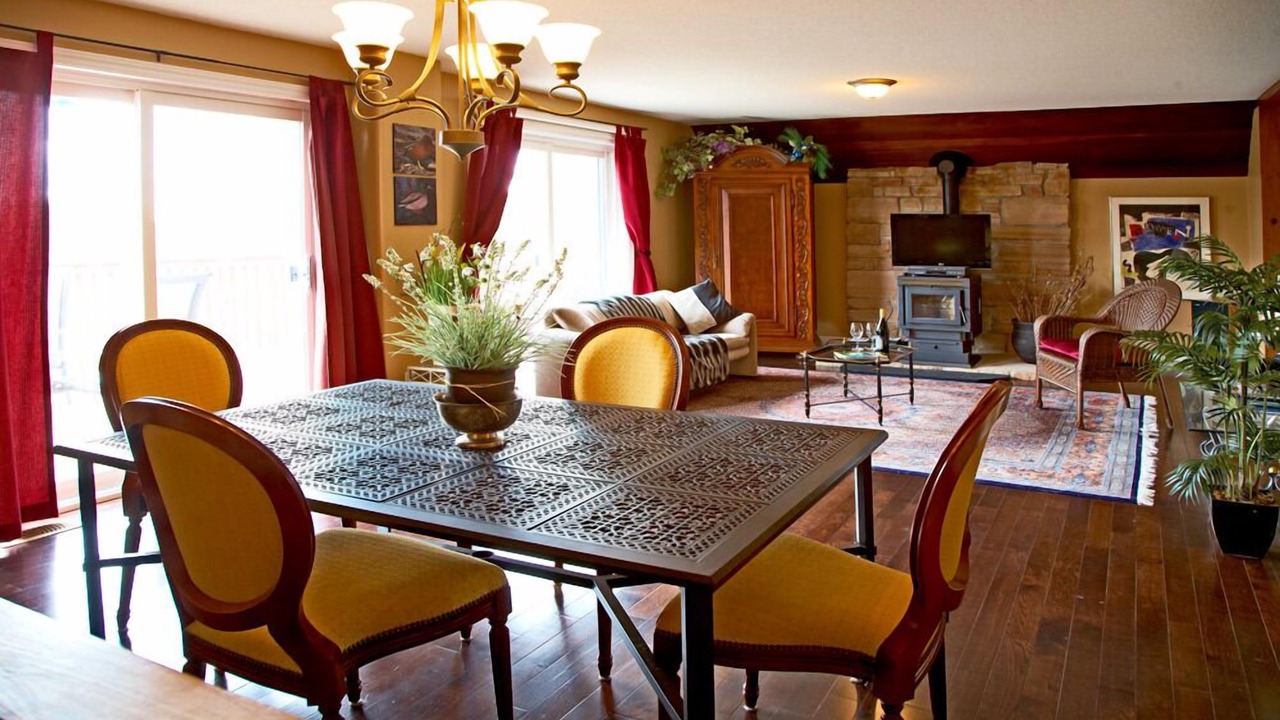 Photo of Livingroom in Lansdowne