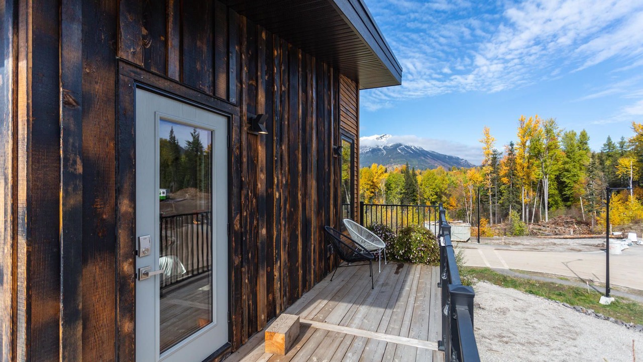 Photo of Patio Balcony in East Kootenay
