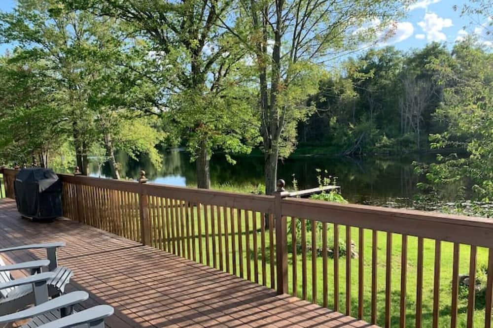 Photo of Outdoor in Tweed