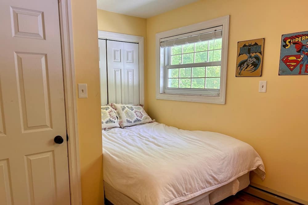 Photo of Bedroom in Lanark Highlands