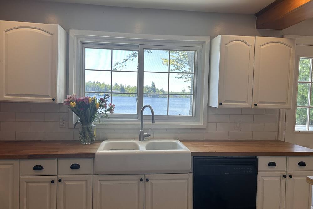 Photo of Kitchen in Lanark Highlands