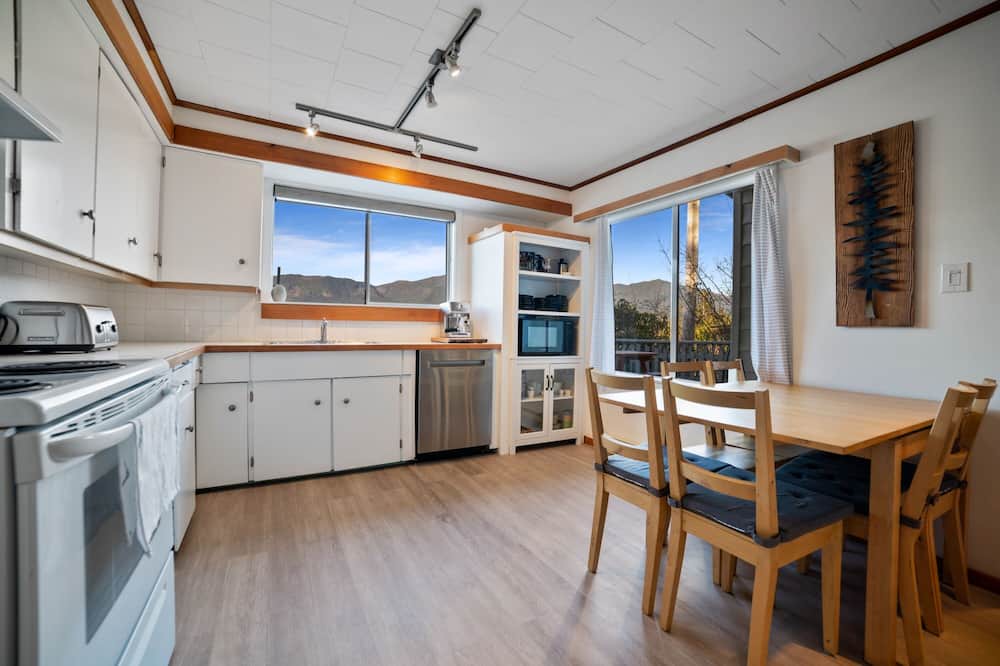 Photo of Kitchen in Port Renfrew
