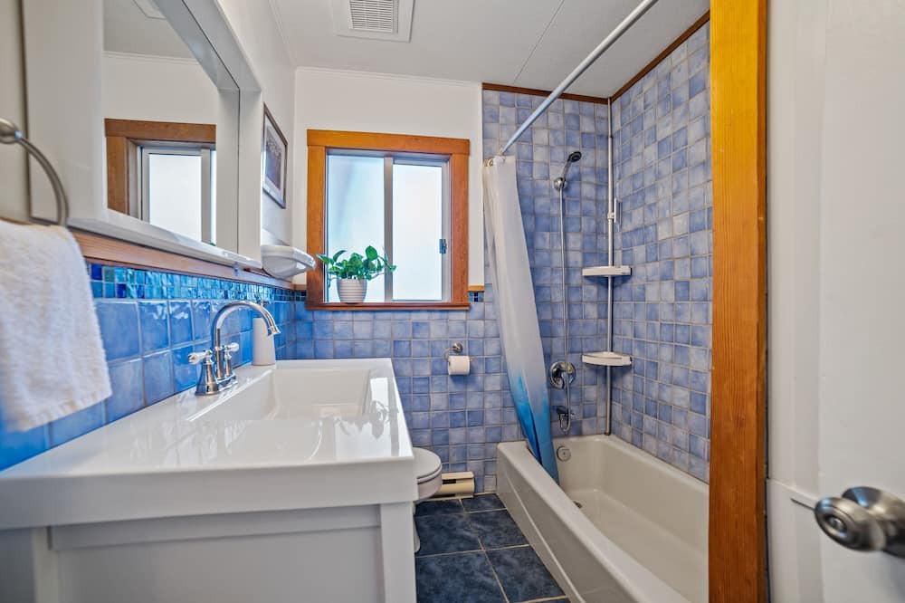 Photo of Bathroom in Port Renfrew