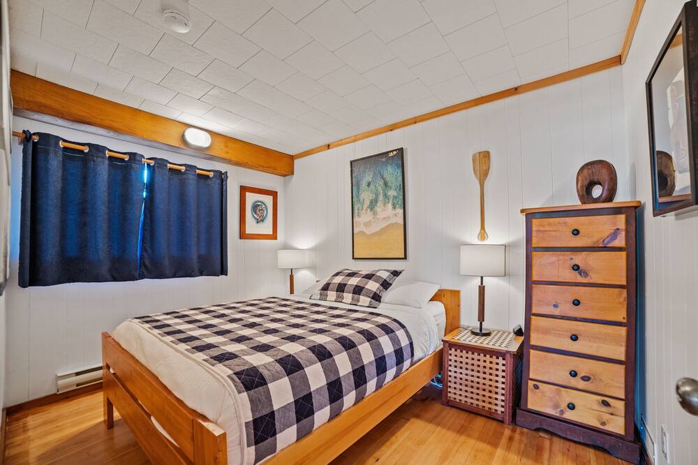 Photo of Bedroom in Port Renfrew