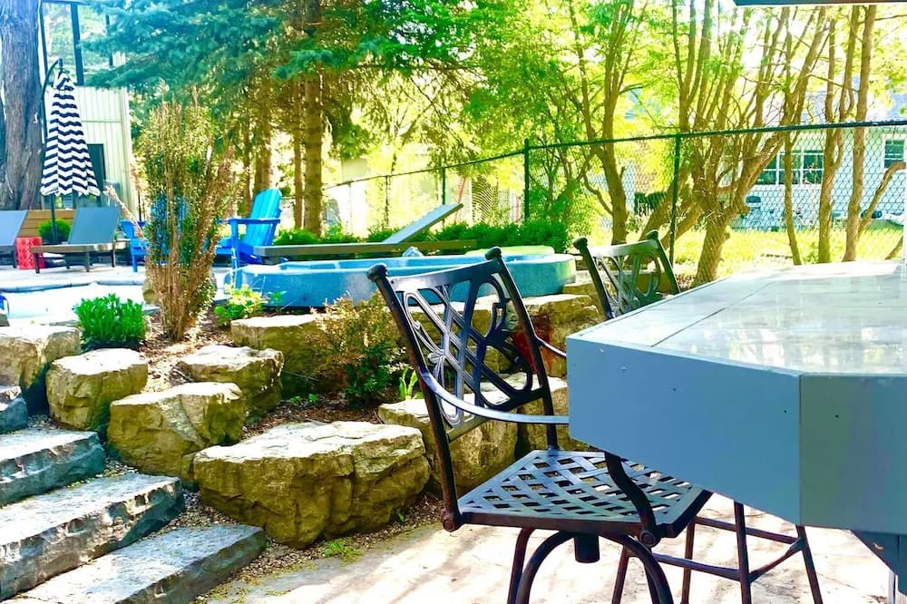 Photo of Patio Balcony in Clarkson-Lorne Park