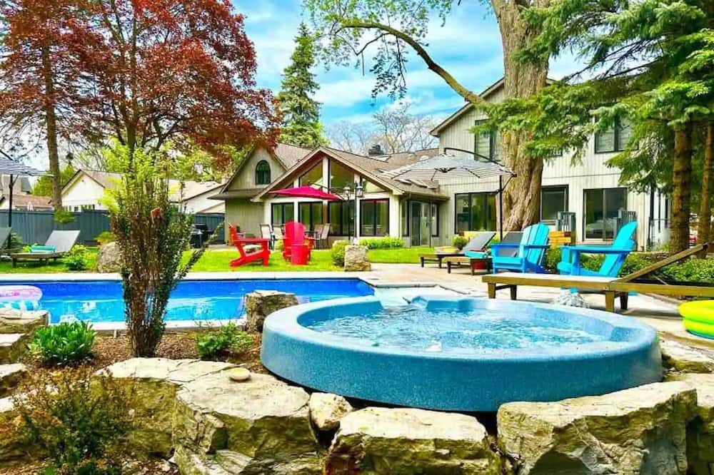 Photo of Outdoor in Clarkson-Lorne Park