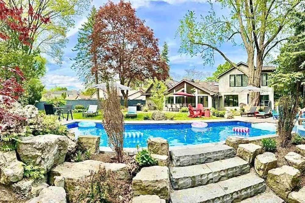 Photo of Outdoor in Clarkson-Lorne Park