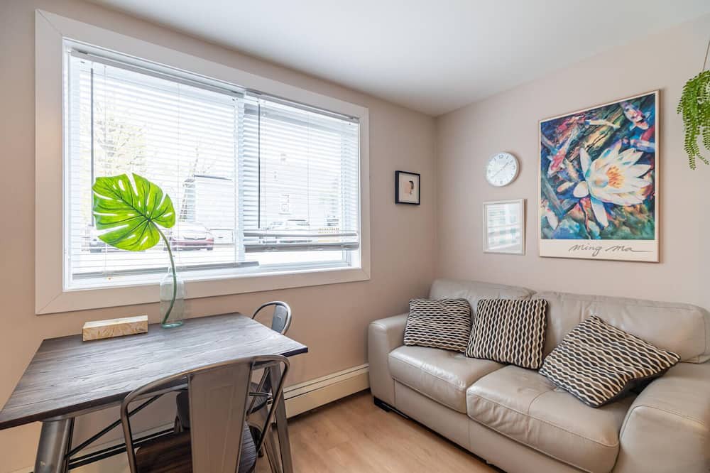 Photo of Livingroom in Dartmouth