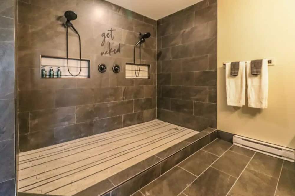 Photo of Bathroom in Quispamsis