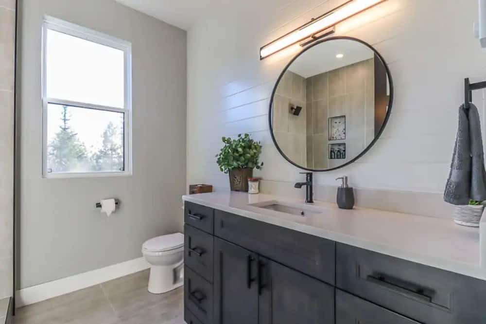 Photo of Bathroom in Quispamsis