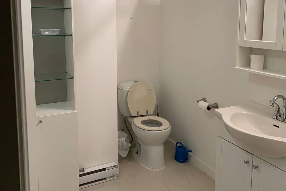 Photo of Bathroom in Laval