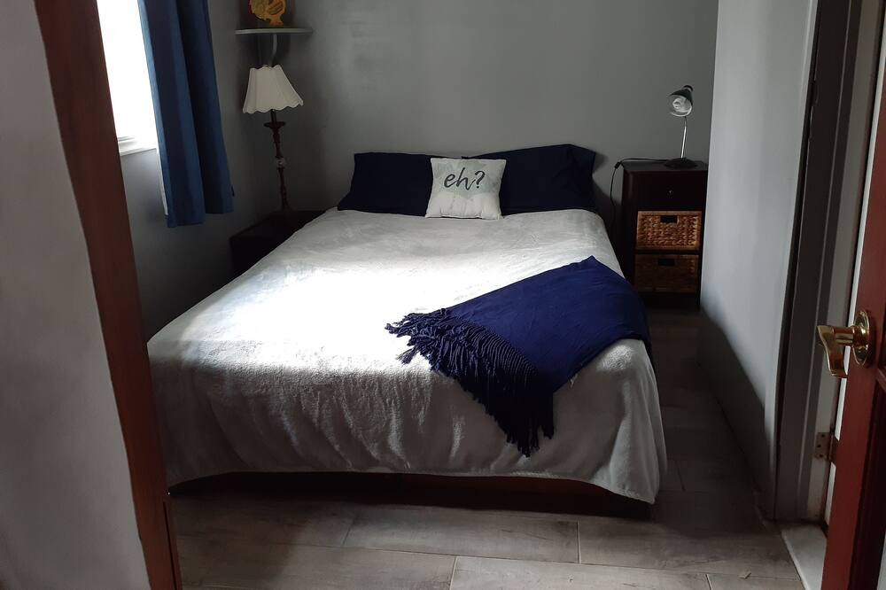 Photo of Bedroom in Sainte-Marguerite-du-Lac-Masson