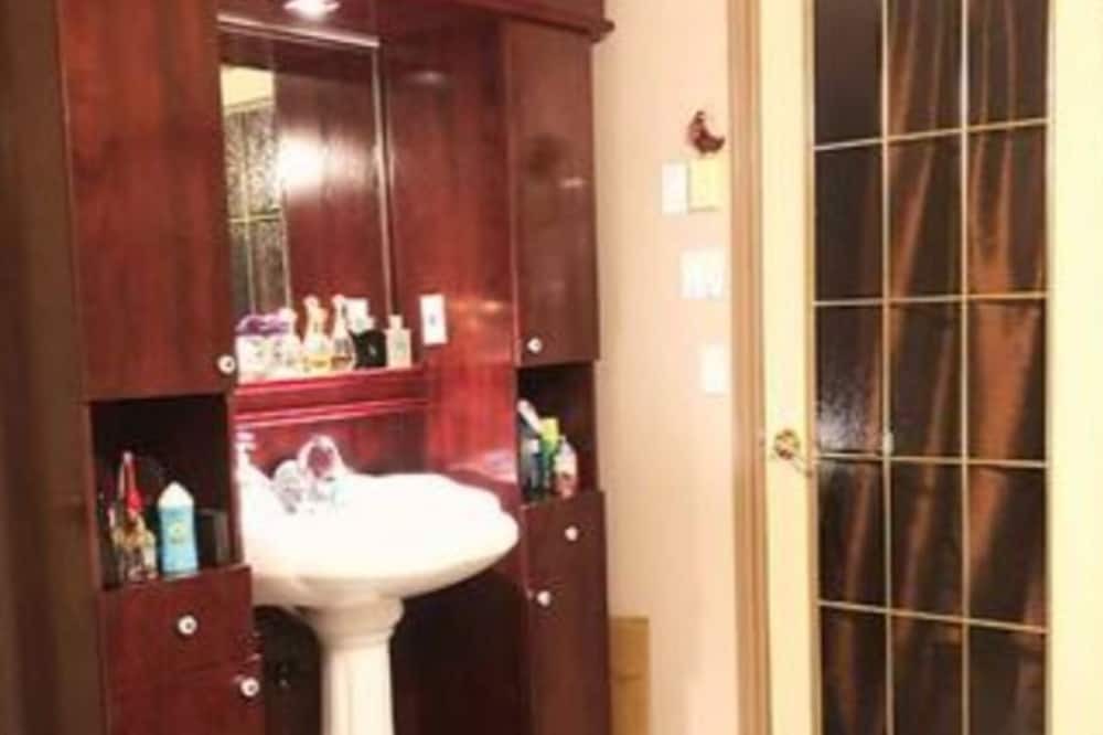 Photo of Bathroom in Sainte-Marguerite-du-Lac-Masson