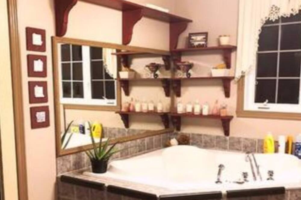 Photo of Bathroom in Sainte-Marguerite-du-Lac-Masson