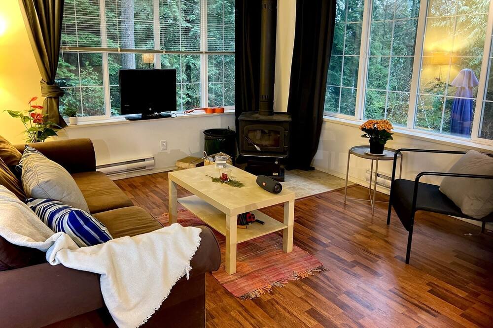 Photo of Livingroom in Port Moody