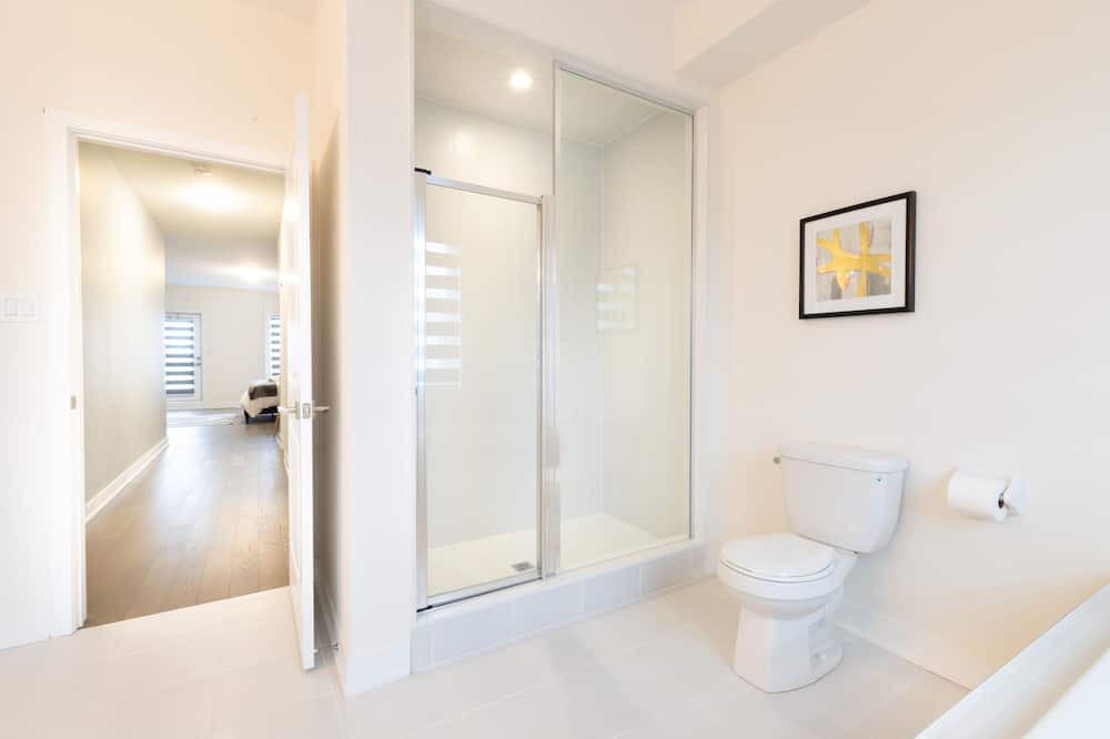 Photo of Bathroom in Downsview