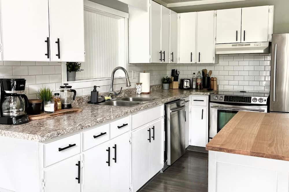 Photo of Kitchen in Winnipeg Beach