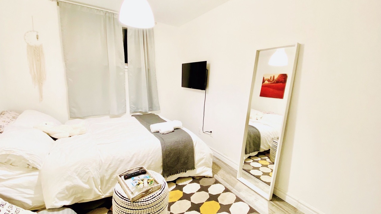 Photo of Bedroom in Woodbine Gardens