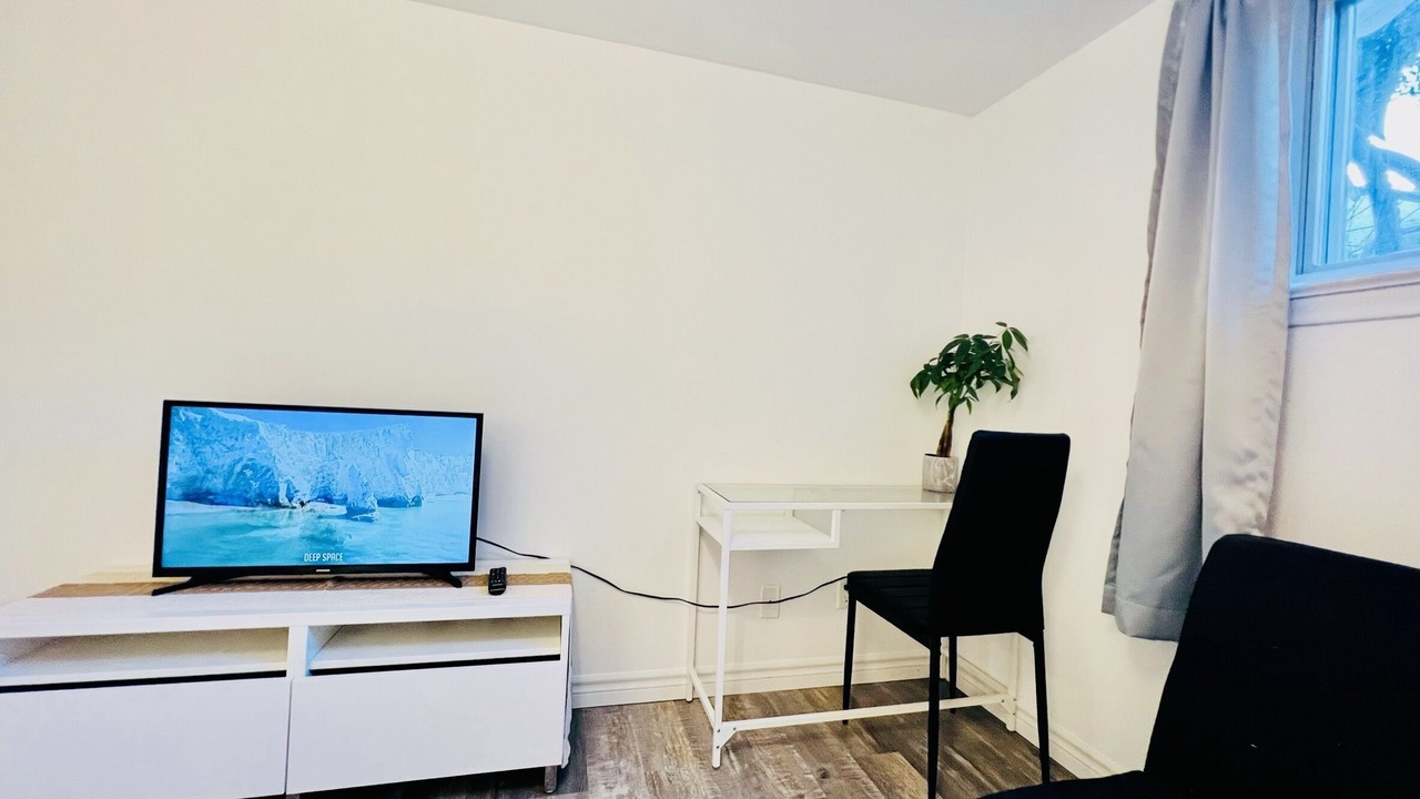 Photo of Bedroom in Woodbine Gardens