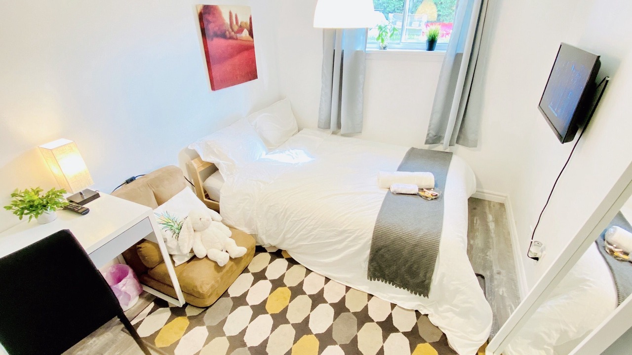 Photo of Bedroom in Woodbine Gardens