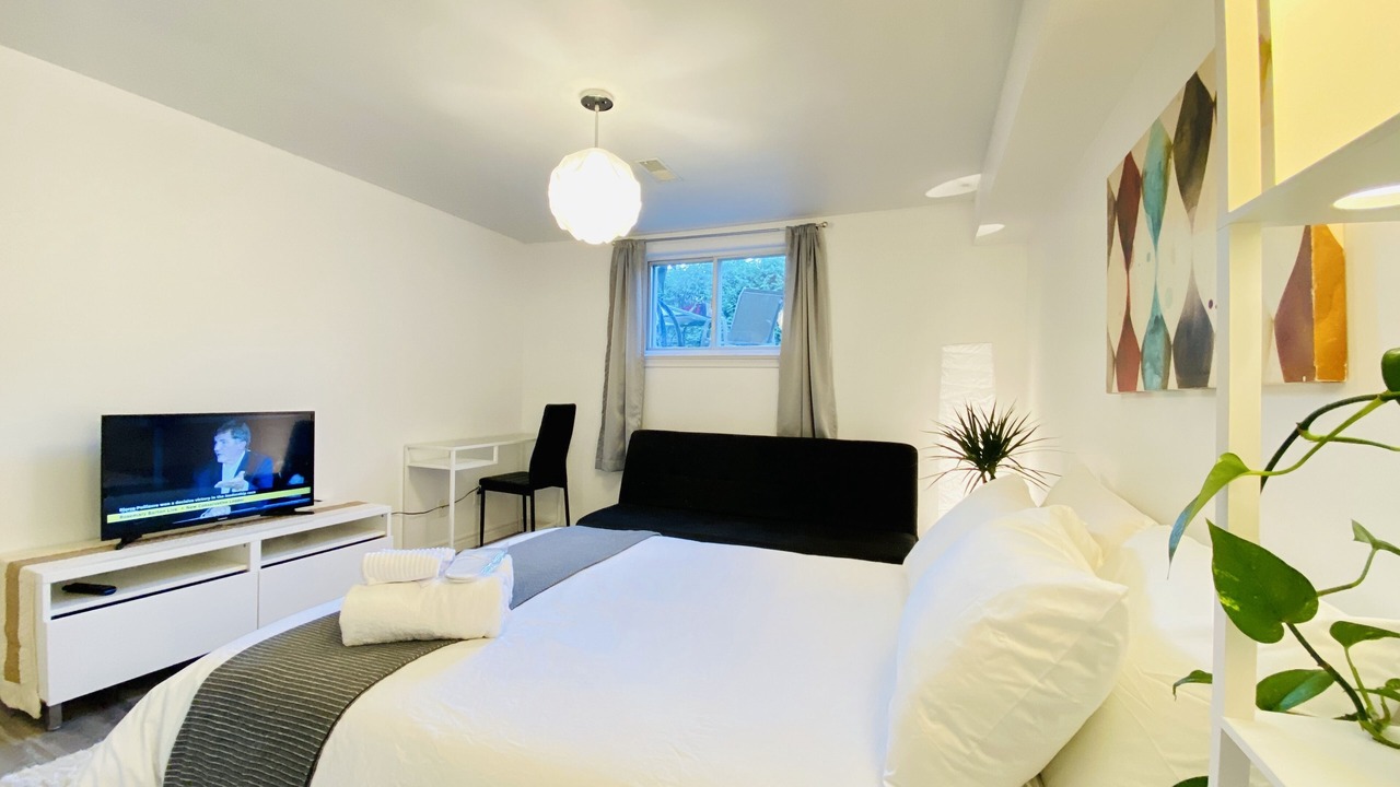 Photo of Bedroom in Woodbine Gardens