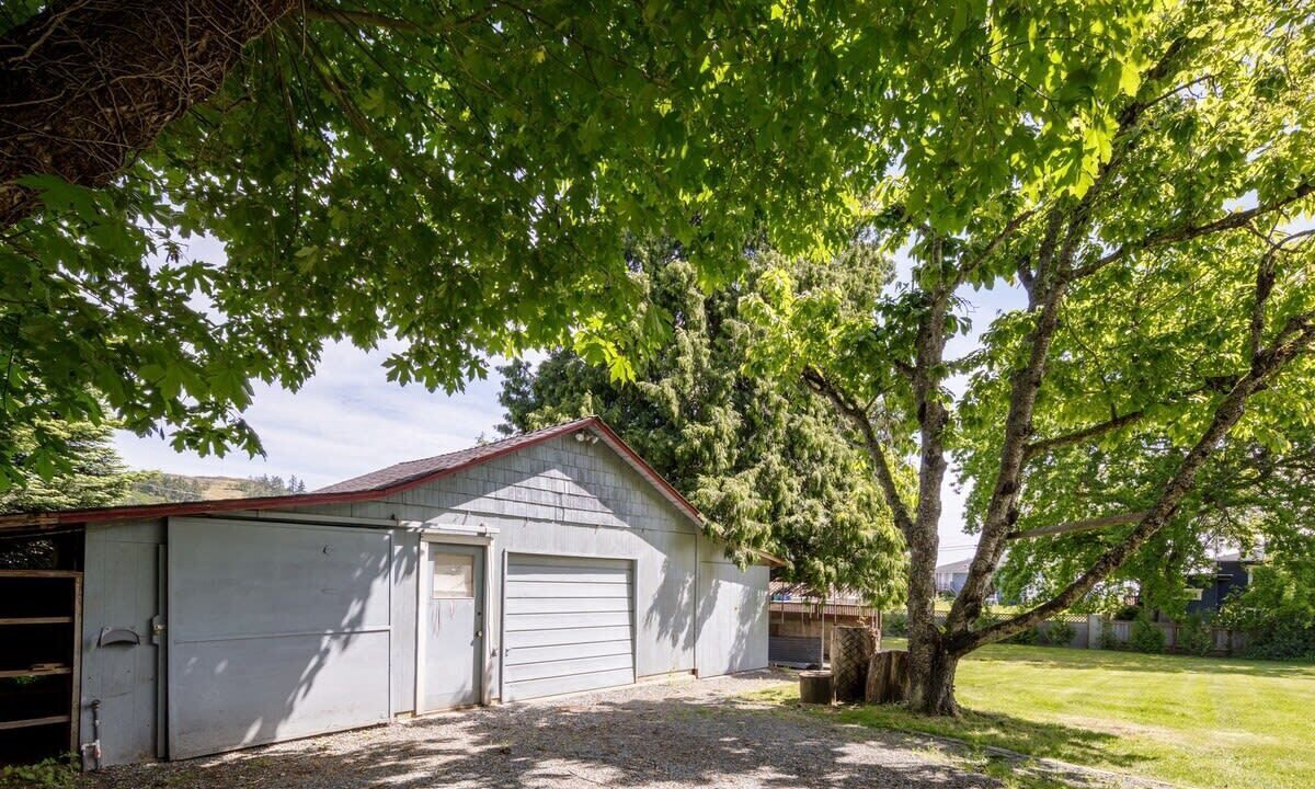 Photo of Outdoor in Departure Bay