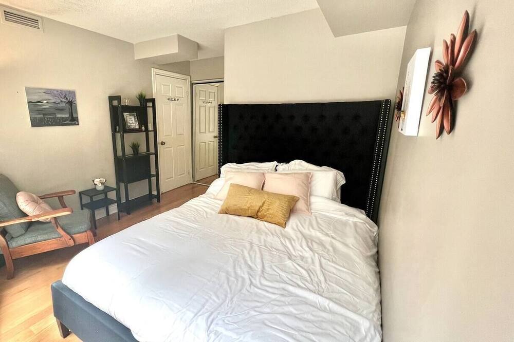 Photo of Bedroom in Fashion District