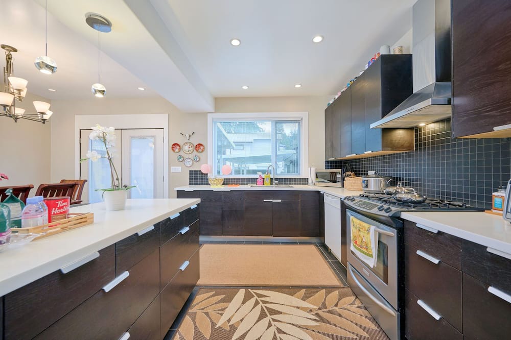 Photo of Kitchen in West Point Grey
