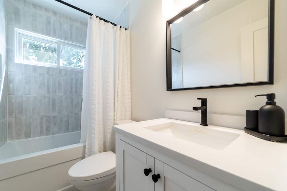 Photo of Bathroom in New Toronto