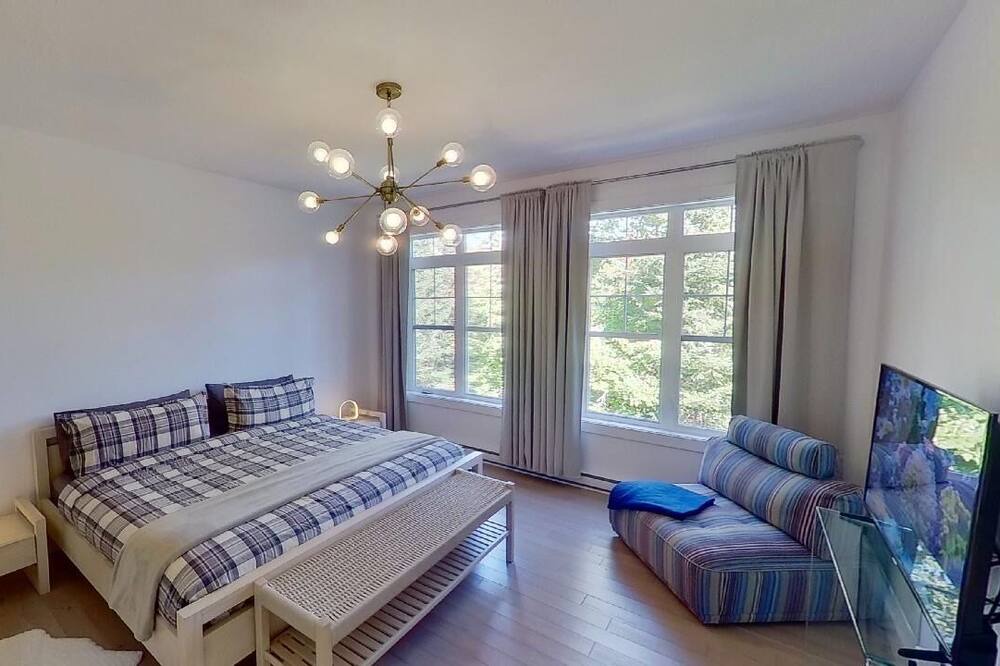 Photo of Bedroom in Mille-Isles
