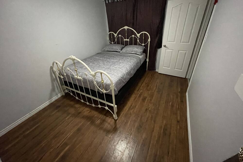 Photo of Bedroom in North Central Edmonton