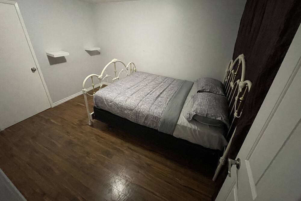 Photo of Bedroom in North Central Edmonton