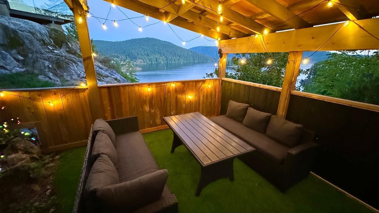 Photo of Patio Balcony in Deep Cove