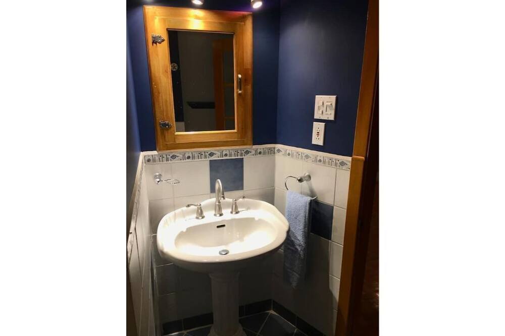 Photo of Bathroom in LaSalle