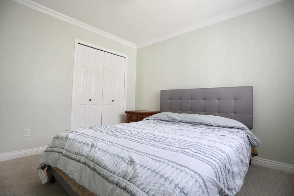 Photo of Bedroom in Surrey Newton