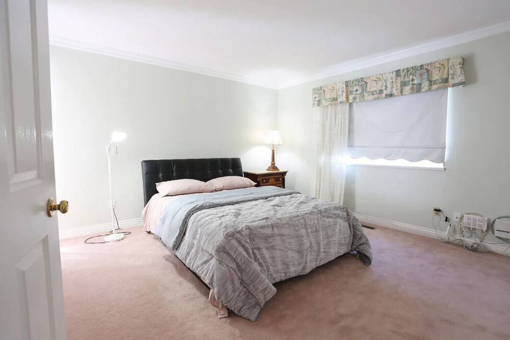 Photo of Bedroom in Surrey Newton