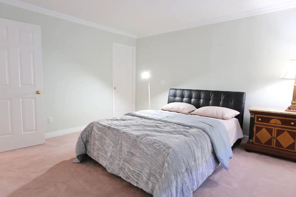 Photo of Bedroom in Surrey Newton